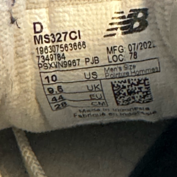 Like New New Balance 327 Sneakers - Picture 12 of 12